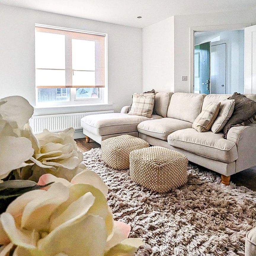 Worcester Road, Rumwell, Taunton - Photo 1