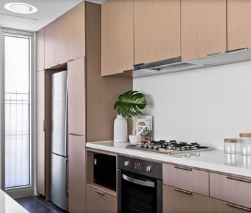 A Modern, Easy Lifestyle in the Heart of Fitzroy North - Photo 1