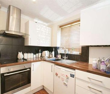 Rockall Court, Slough, SL3 - Photo 2