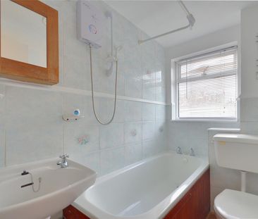 2 bedroom house - terraced - Photo 5