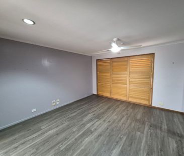 Solid, Warm & Inviting, Family Home - Photo 3