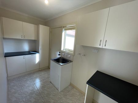 1/10 Banksia Grove, Tullamarine VIC 3043 - Photo 2