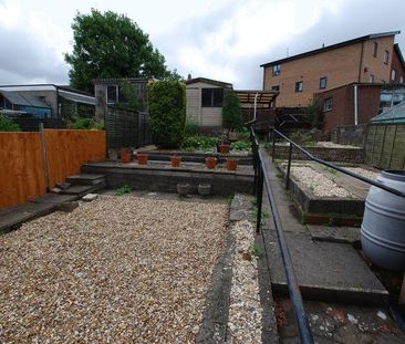 4 bedroom semi-detached house to rent - Photo 5