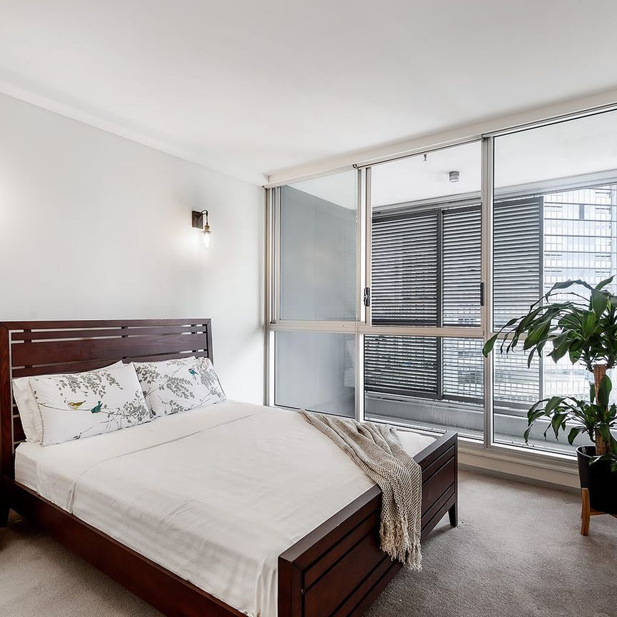 TWO BEDROOM APARTMENT + STUDY | Unfurnished - Photo 1