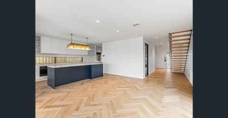 WHEN ONLY THE BEST WILL DO!! EXECUTIVE FOUR BEDROOM HOME - Photo 3