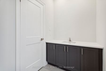 Townhouse For Lease | E8147426 - Photo 3