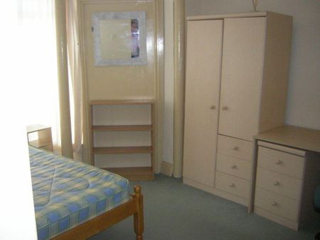 6 bedroom house to rent - Photo 3