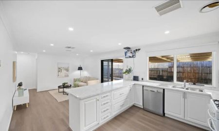 “Spacious Family Home” - Photo 5