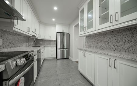 For Lease - 2700 Battleford Road Unit# 24, Mississauga, Ontario - Photo 2