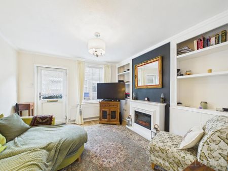 2 bedroom terraced house to rent - Photo 4