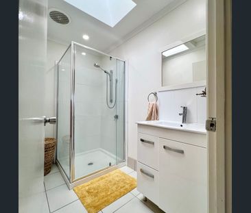 Beachside Duplex with spacious indoor-outdoor living - Photo 2