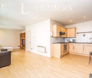 2 bedroom flat to rent - Photo 2