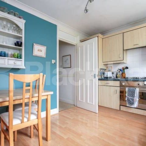 A bright and spacious two double bedroom property in Crouch End - Photo 1
