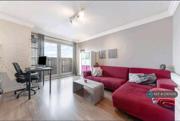 1 bedroom in a flat share to rent - Photo 1