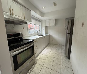 For Lease - 131 Santa Maria Trail, Vaughan, Ontario - Photo 3