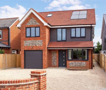 Beautifully finished family home - Photo 6