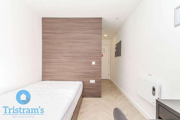 Professional Ensuite Rooms Inc Bills, Beeston, NG9 - Photo 1