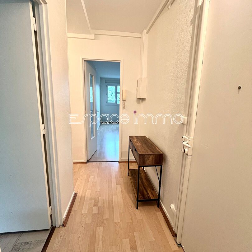 Location Appartement 3 pièces 55m² MONT ST AIGNAN 76130 - Photo 1