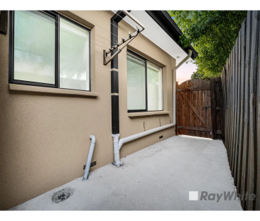 RENOVATED 2 BEDROOM UNIT!!! - Photo 6