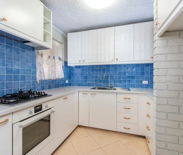 Easy Living in a Vibrant Location! - Photo 4