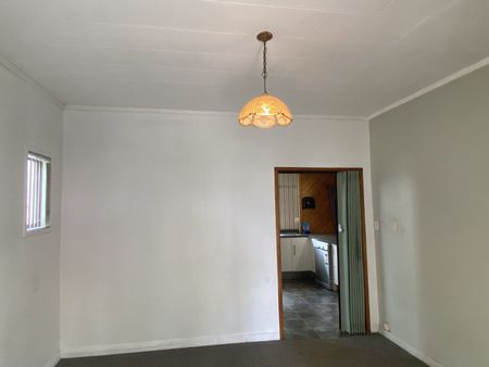 8 Freyberg Avenue, Papatoetoe - Photo 2