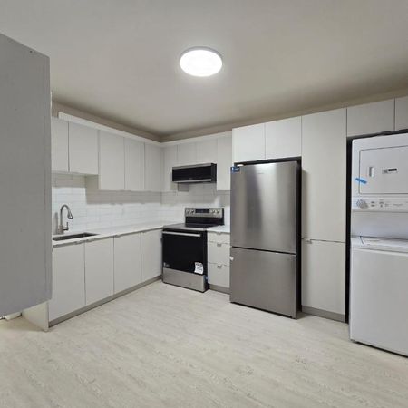 4 1/2 a louer Rosemont avec balcon et cour arrière - Photo 3