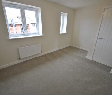2 bedroom semi-detached house to rent - Photo 3