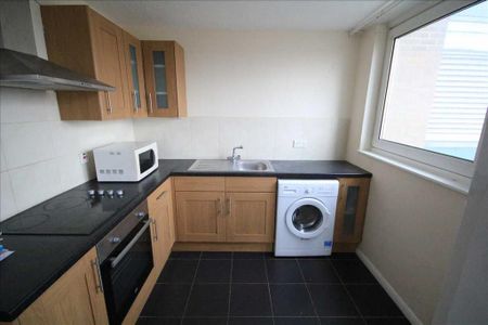 1 bedroom flat to rent - Photo 2