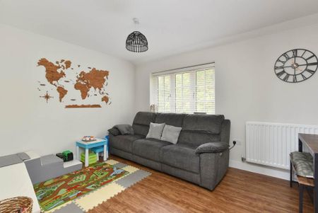 2 bedroom semi-detached house to rent - Photo 3