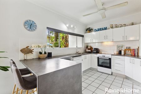 2 bedroom + study - Furnished - Resort Pool - Photo 4