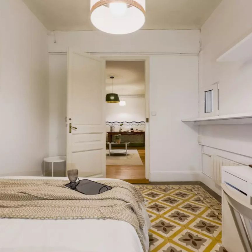Room in a shared 7-bedroom apartment for rent in el Putget i Farró - Foto 1