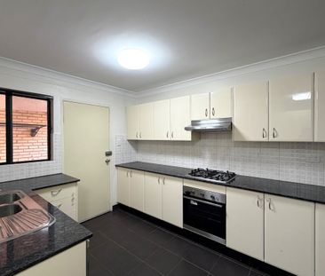 ELEVATED UNIT IN A CENTRAL LOCATION - Photo 4