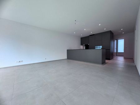 Moderne 4.5-Zimmer-Wohnung, EG, mit Loggia und Wintergarten - Photo 4