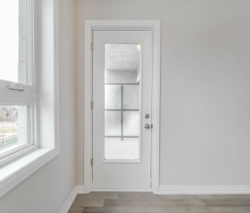 For Lease - 3265 Carding Mill Trail Unit# 204, Oakville, Ontario - Photo 2