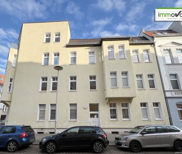 Schicke 3-Raum-Dachgeschosswohnung mit zwei Balkonen und Badezimmer... - Foto 1