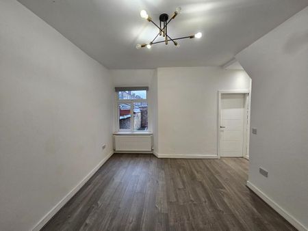 4 bedroom terraced house to rent - Photo 3