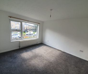 3 Bed Terraced House, Halliwell Road, M25 - Photo 1