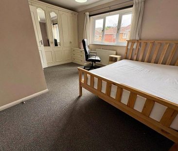 5 bedroom detached house to rent - Photo 4