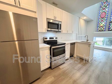 $1,649 / 1 br / 1.5 ba / 16 west ave S unit 109 - Photo 5