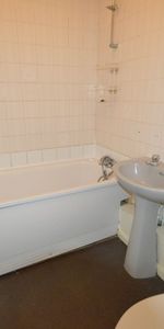 Queens Court, Slough, Berkshire,SL1 - Photo 4
