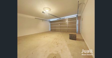 Modern 4-Bedroom Family Home with Light-Filled Interiors - Photo 4