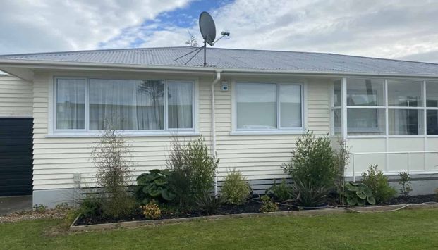 Newly renovated 3 bedroom home - Photo 1