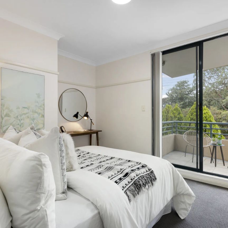 Easy-care living close to endless amenities - Photo 1