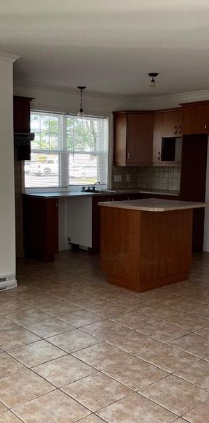 3½ de finition supérieure pour personne seule semi-retraité, retraité - Photo 1