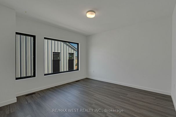 For Lease - 10 Rainwater Lane, Barrie, Ontario - Photo 1