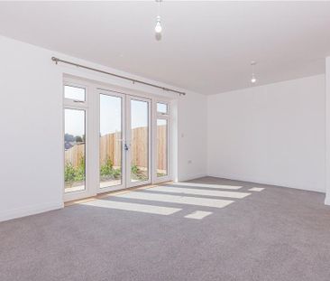 3 bedroom semi-detached house to rent - Photo 2