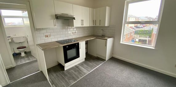 1 bedroom flat to rent - Photo 2