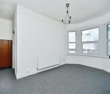 2 Bed Flat, Springfield Road, BN1 - Photo 2