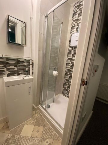 3 bedroom maisonette to rent - Photo 3