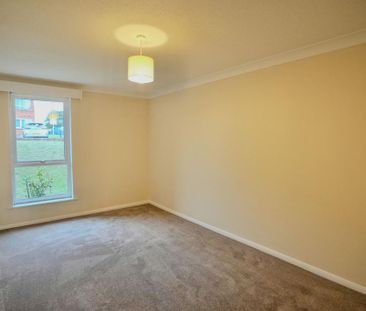 2 bedroom ground floor flat to rent - Photo 3